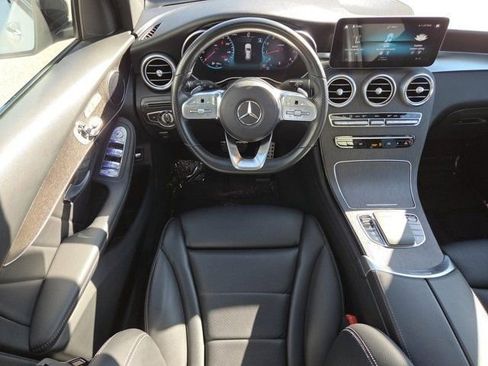 Used 2022 Mercedes-Benz GLC 300 4MATIC image 4