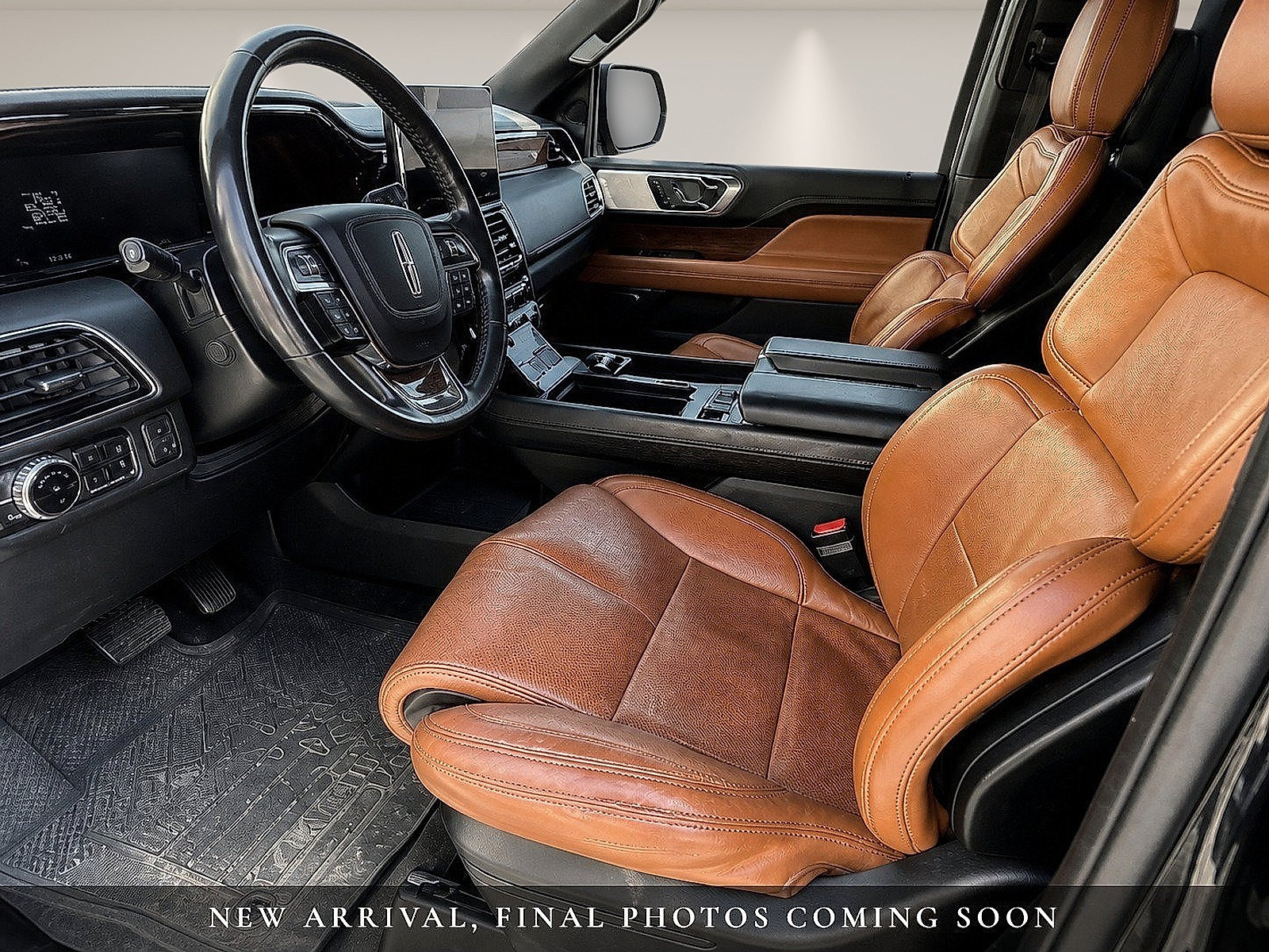 Used 2021 Lincoln Navigator L Reserve w/ Luxury Package AWD/4WD image 9