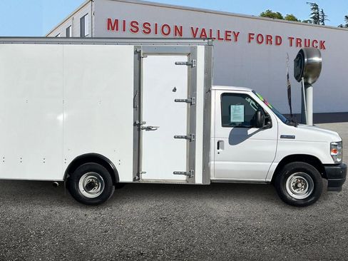 Used 2023 Ford E-350 and Econoline 350 Super Duty w/ Driver's Safety Package image 3