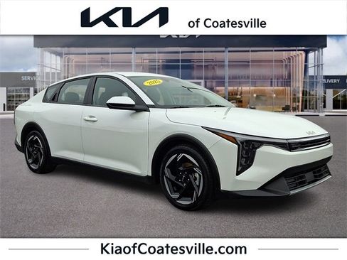Certified 2025 Kia K4 EX image 1