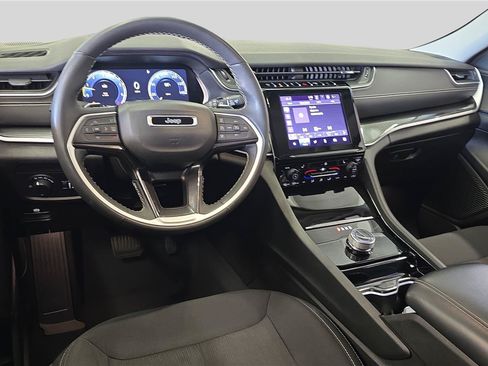 Used 2023 Jeep Grand Cherokee Laredo w/ Luxury Tech Group I AWD/4WD image 20