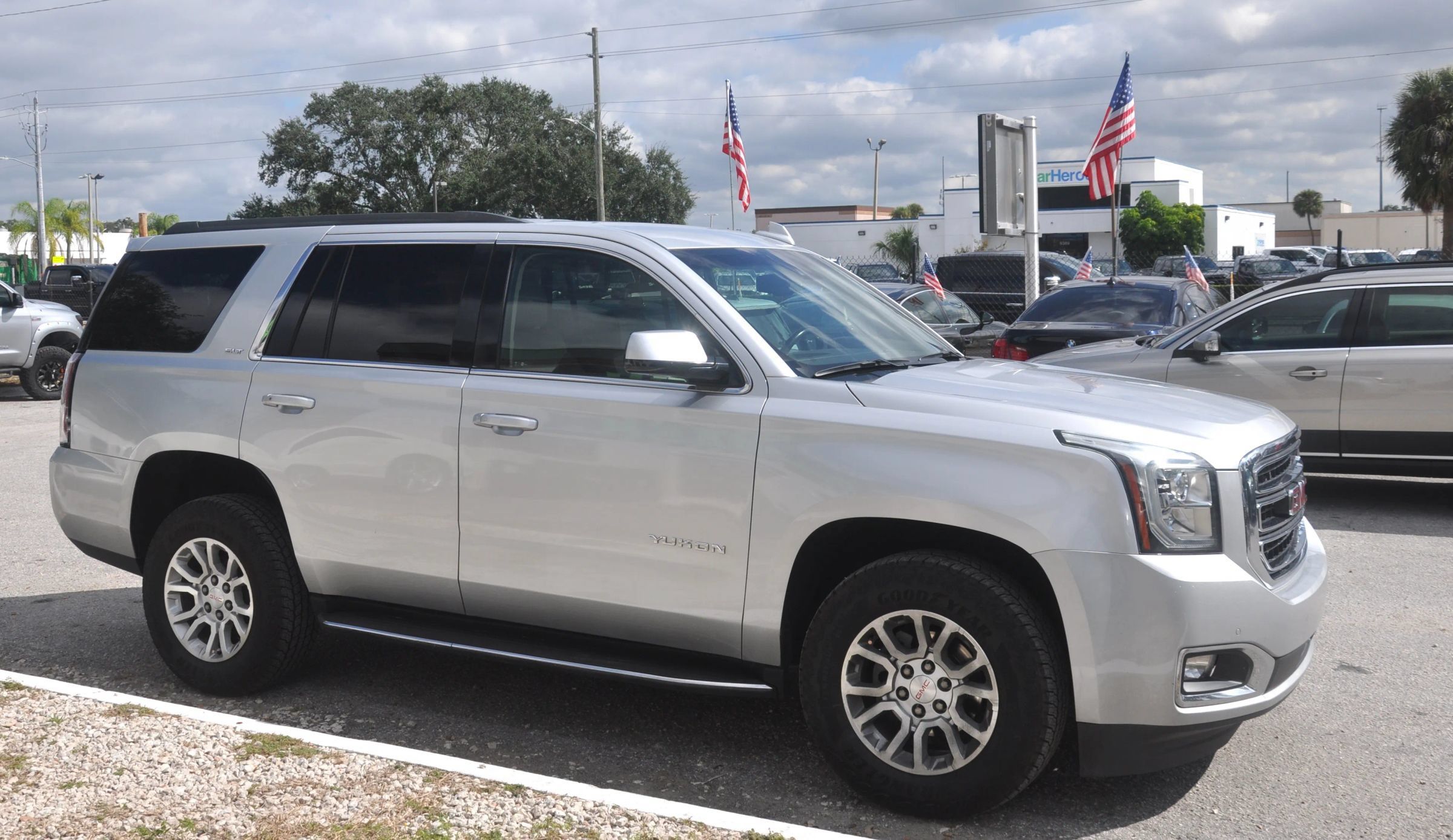 Used 2017 GMC Yukon SLT RWD image 5