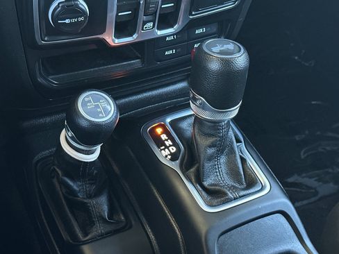 Used 2023 Jeep Wrangler Unlimited AWD/4WD image 20