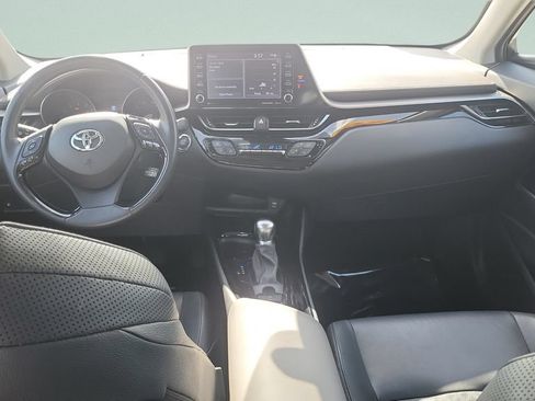 Used 2022 Toyota C-HR Limited FWD image 10