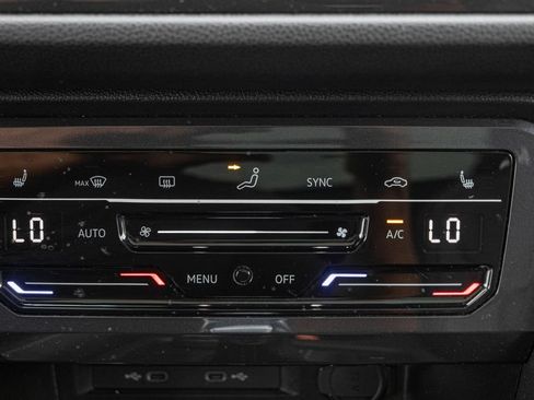 Certified 2024 Volkswagen Tiguan SE R-Line AWD/4WD image 18