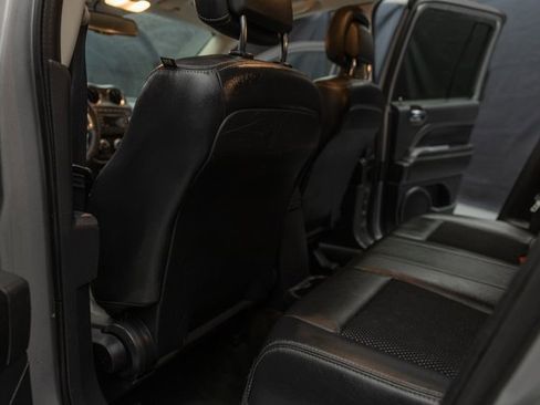 Used 2016 Jeep Compass Latitude image 13