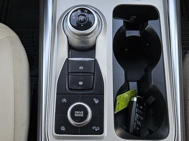 Used 2022 Ford Explorer Platinum w/ Equipment Group 601A AWD/4WD image 17