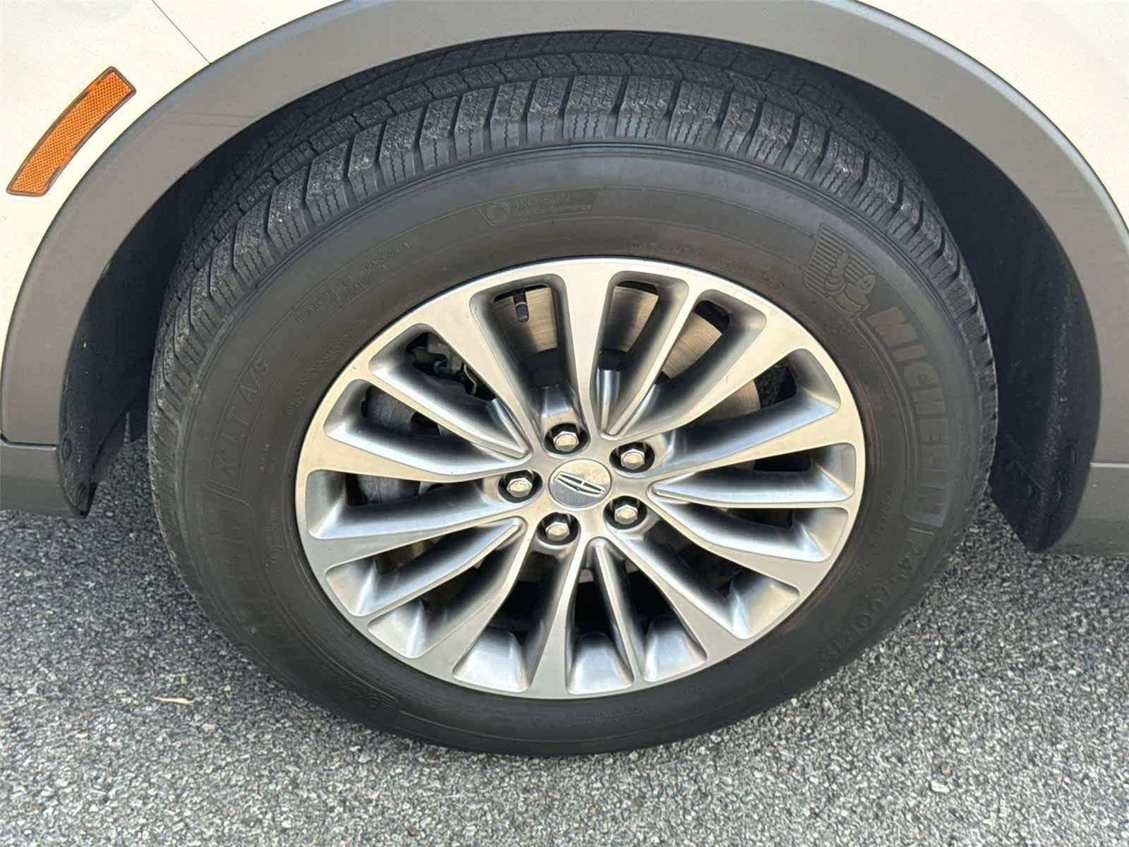 Used 2016 Lincoln MKX Select w/ Select Plus Package FWD image 12