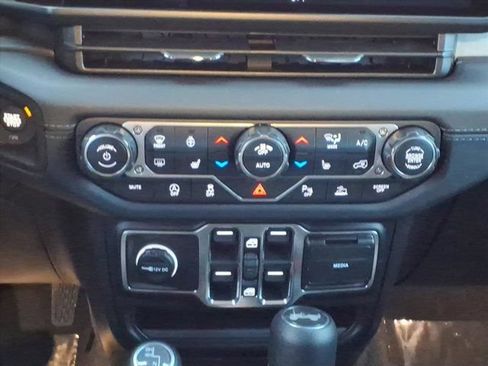 New 2026 Jeep Wrangler Unlimited Sahara w/ Safety Group AWD/4WD image 9