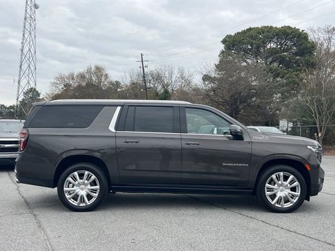 Used 2021 Chevrolet Suburban High Country w/ Premium Package image 30