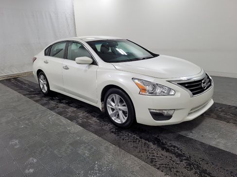Used 2014 Nissan Altima 2.5 SV image 11