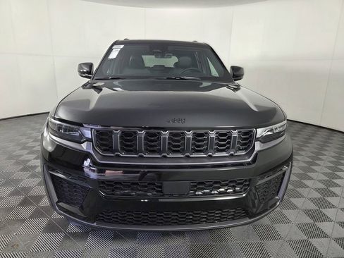 New 2026 Jeep Grand Cherokee Altitude RWD image 2