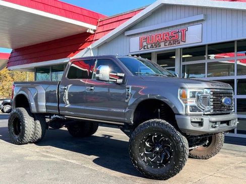 Used 2022 Ford F350 Platinum AWD/4WD image 1