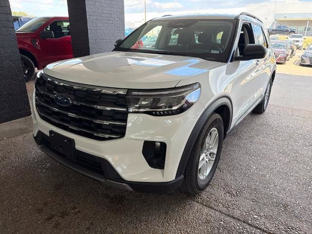 Certified 2025 Ford Explorer Active w/ Active Comfort Package RWD image 1
