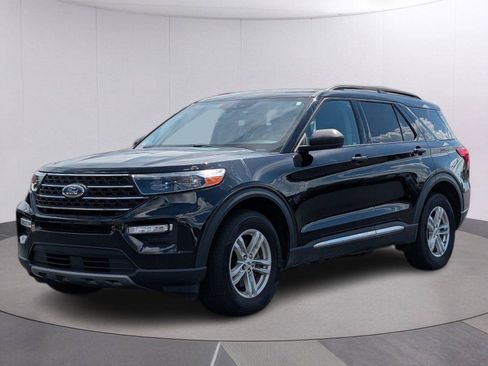 Used 2022 Ford Explorer XLT w/ Equipment Group 202A AWD/4WD image 1