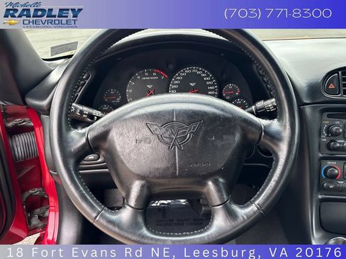 Used 2004 Chevrolet Corvette Convertible w/ Preferred Equipment Group RWD image 16