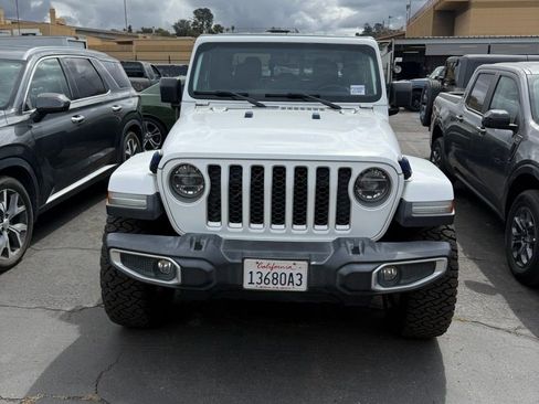 Used 2020 Jeep Gladiator Overland AWD/4WD image 2