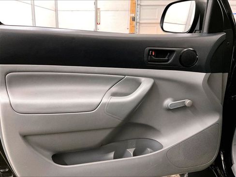 Used 2013 Toyota Tacoma 4x4 Regular Cab image 22