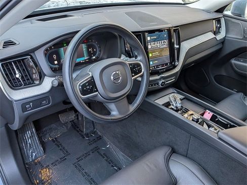 Certified 2022 Volvo XC60 B5 Inscription w/ Advanced Package image 9