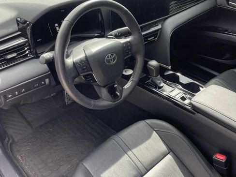 Used 2025 Toyota Camry XSE FWD image 8