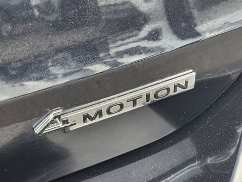 Certified 2025 Volkswagen Taos SE image 23