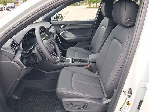 New 2025 Audi Q3 2.0T Premium image 9