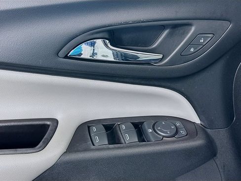 Used 2022 Chevrolet Equinox LT FWD image 17