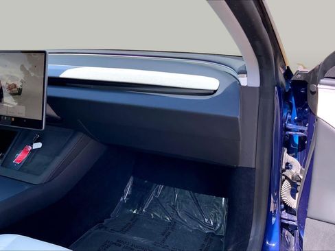 Used 2024 Tesla Model 3 Standard Range RWD image 17