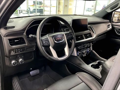 Used 2023 GMC Yukon SLT w/ SLT Premium Package RWD image 18
