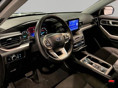 Used 2023 Ford Explorer XLT AWD/4WD image 17
