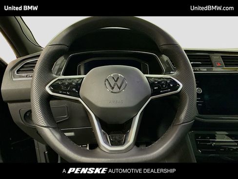Used 2022 Volkswagen Tiguan SEL R-Line image 6