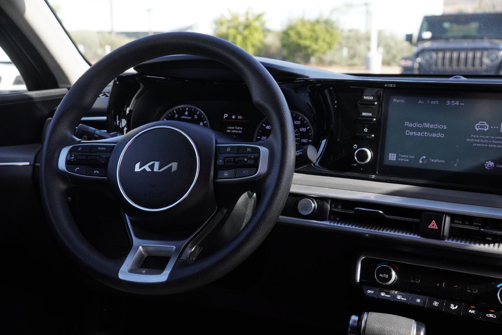 Used 2023 Kia K5 LXS FWD image 42
