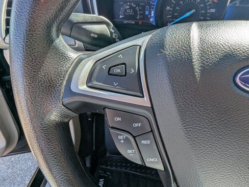 Used 2017 Ford Fusion SE FWD image 14
