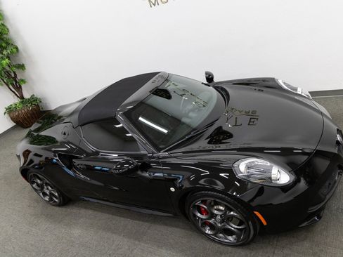 Used 2018 Alfa Romeo 4C Spider w/ Convenience Group - Spider image 23