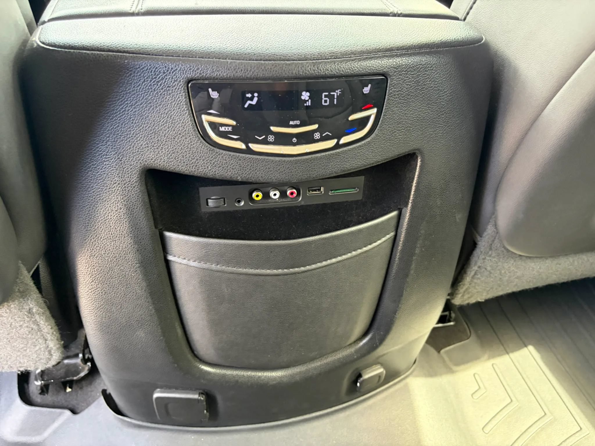 Used 2016 Cadillac Escalade Luxury RWD image 23