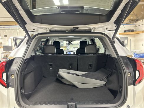 Used 2021 GMC Terrain SLT w/ Infotainment Package II AWD/4WD image 28