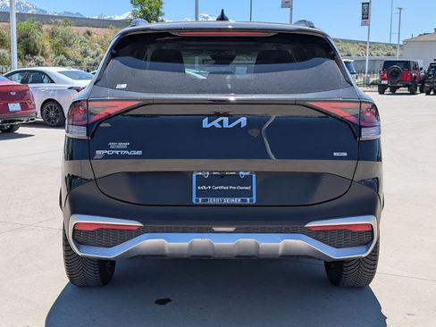 Certified 2023 Kia Sportage EX w/ EX Premium Package AWD/4WD image 4