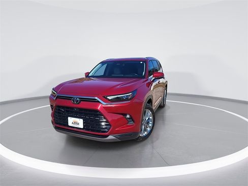 Used 2024 Toyota Grand Highlander Platinum image 3