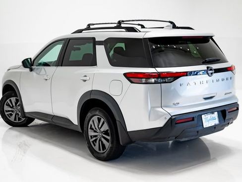 Used 2023 Nissan Pathfinder SV AWD/4WD image 33