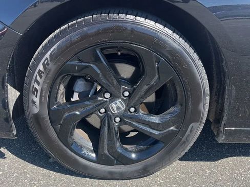 Used 2019 Honda Accord EX image 19