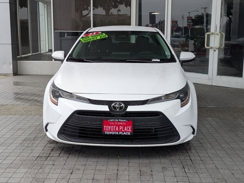 Used 2023 Toyota Corolla LE image 2