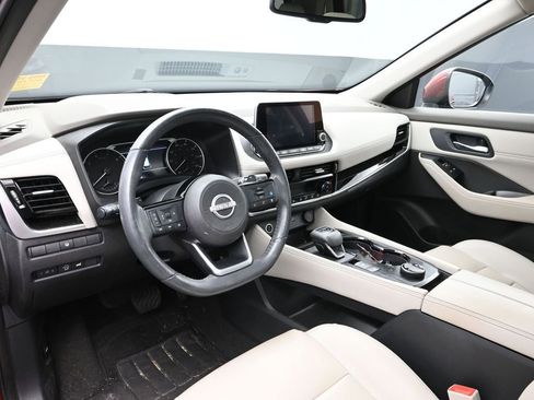 Used 2023 Nissan Rogue SL image 11