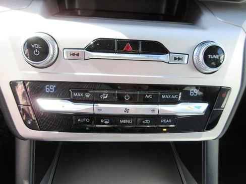 Used 2021 Ford Explorer XLT w/ Equipment Group 202A image 17