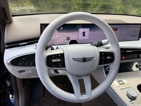 New 2026 Genesis GV70 2.5T Advanced AWD/4WD image 16
