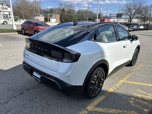 New 2026 Nissan Leaf Platinum+ w/ Floor Mat Package (Platinum+) image 8