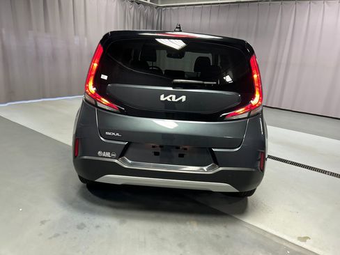 Used 2025 Kia Soul LX w/ LX Technology Package FWD image 6