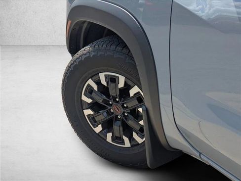 Used 2024 Nissan Frontier Pro-X image 7