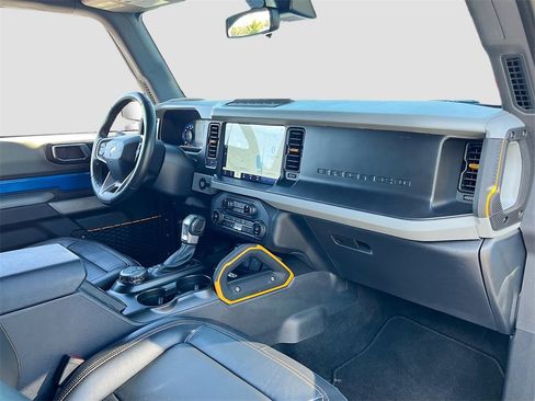 Used 2023 Ford Bronco Badlands image 28