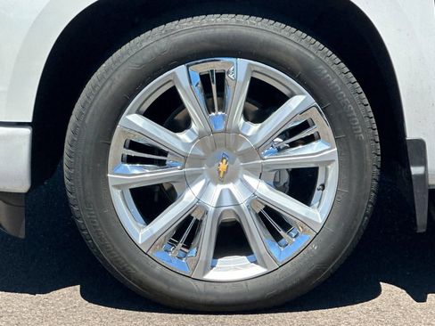 Used 2024 Chevrolet Silverado 1500 High Country w/ Technology Package AWD/4WD image 24