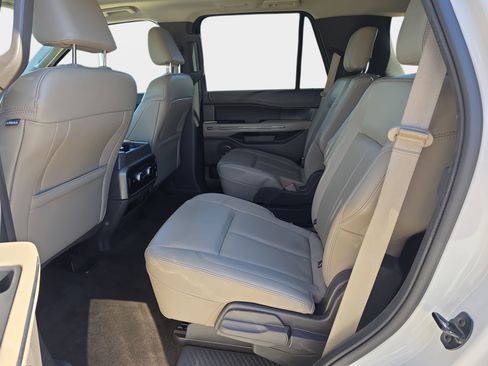 Used 2021 Ford Expedition XLT RWD image 11